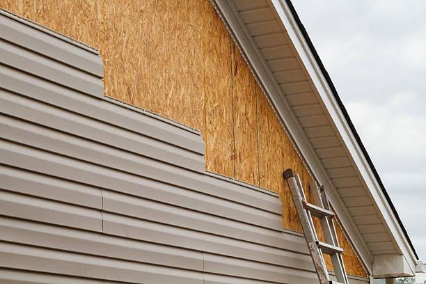 24/7 Emergency Vinyl Siding experts in Candor, NC